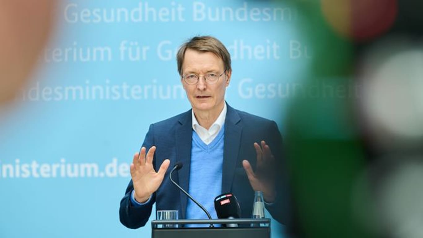 "Auch im Sommer sollten wir achtsam bleiben": Bundesgesundheitsminister Karl Lauterbach.