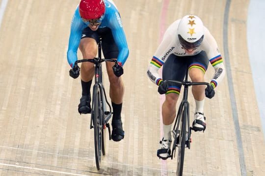 Emma Hinze (r) gewann in Kanada auch den Sprint.