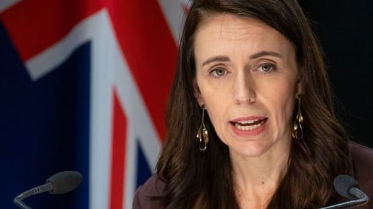 Bei Jacinda Ardern ist ein Schnelltest "klar positiv" ausgefallen.