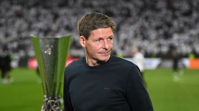 Eintracht-Cheftrainer Oliver Glasner wird das Abschlusstraining seiner Mannschaft wieder in Frankfurt abhalten.