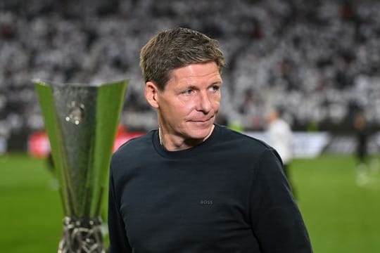 Eintracht-Cheftrainer Oliver Glasner wird das Abschlusstraining seiner Mannschaft wieder in Frankfurt abhalten.