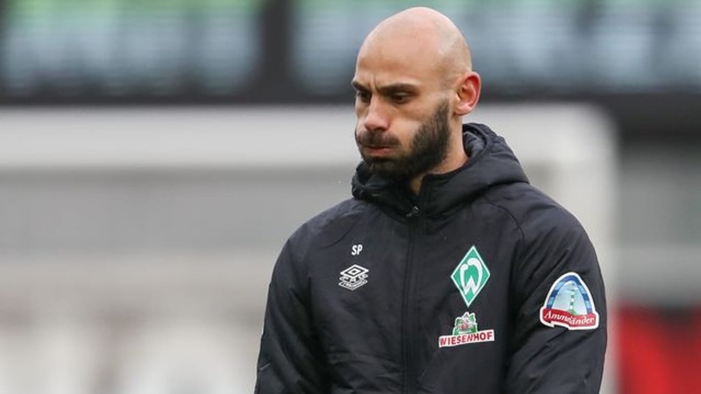 Die Zukunft von Werder-Kapitän Ömer Toprak ist offen.