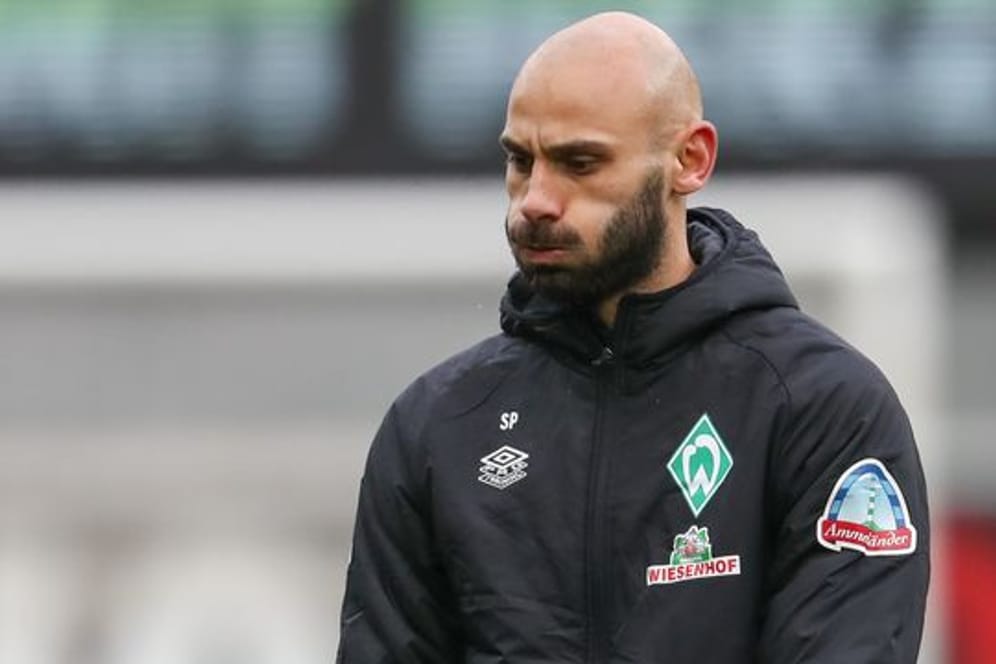Die Zukunft von Werder-Kapitän Ömer Toprak ist offen.
