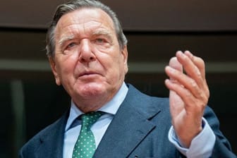Altkanzler Gerhard Schröder (SPD) steht wegen seinerRussland-Kontakt in der Kritik.
