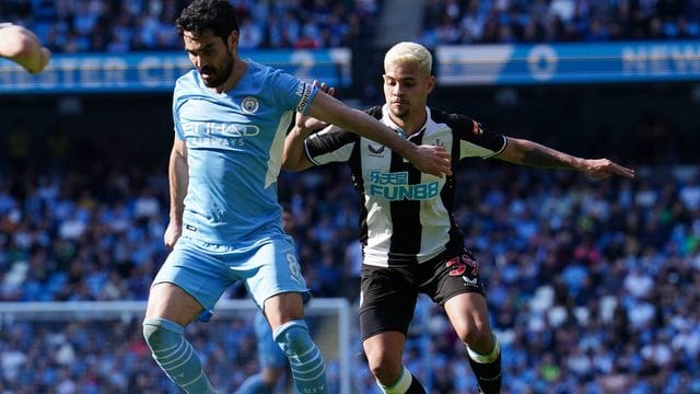 Spielt seit 2016 für Manchester City: Ilkay Gündogan (l).