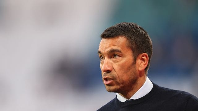 Glasgows Trainer Giovanni van Bronckhorst hat Respekt vor Eintracht Frankfurt.