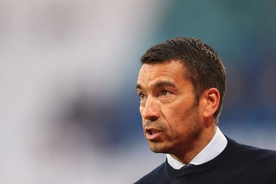 Glasgows Trainer Giovanni van Bronckhorst hat Respekt vor Eintracht Frankfurt.