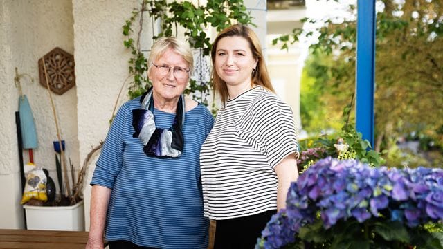 Bevor Olha (r) zu ihrer Gastgeberin Ulla nach Berlin-Friedenau kam, wohnte sie in einer Erstaufnahmeeinrichtung auf dem Gelände einer ehemaligen Nervenklinik in Berlin-Reinickendorf. Bevor Olha (r) zu ihrer Gastgeberin Ulla nach Berlin-Friedenau kam, wohnte sie in einer Erstaufnahmeeinrichtung auf dem Gelände einer ehemaligen Nervenklinik in Berlin-Reinickendorf.