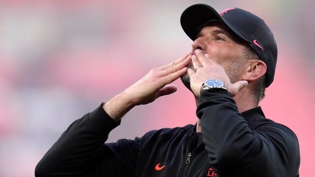 Liverpools Trainer Jürgen Klopp ist stolz auf Jake Daniels für sein Coming-Out. Liverpools Trainer Jürgen Klopp ist stolz auf Jake Daniels für sein Coming-Out.
