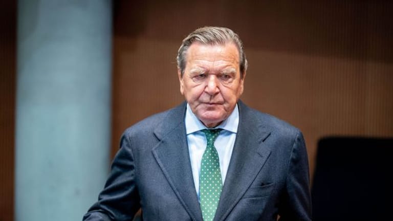 Der ehemalige Bundeskanzler Gerhard Schröder (SPD) steht wegen seiner Tätigkeiten für russische Unternehmen in der Kritik.
