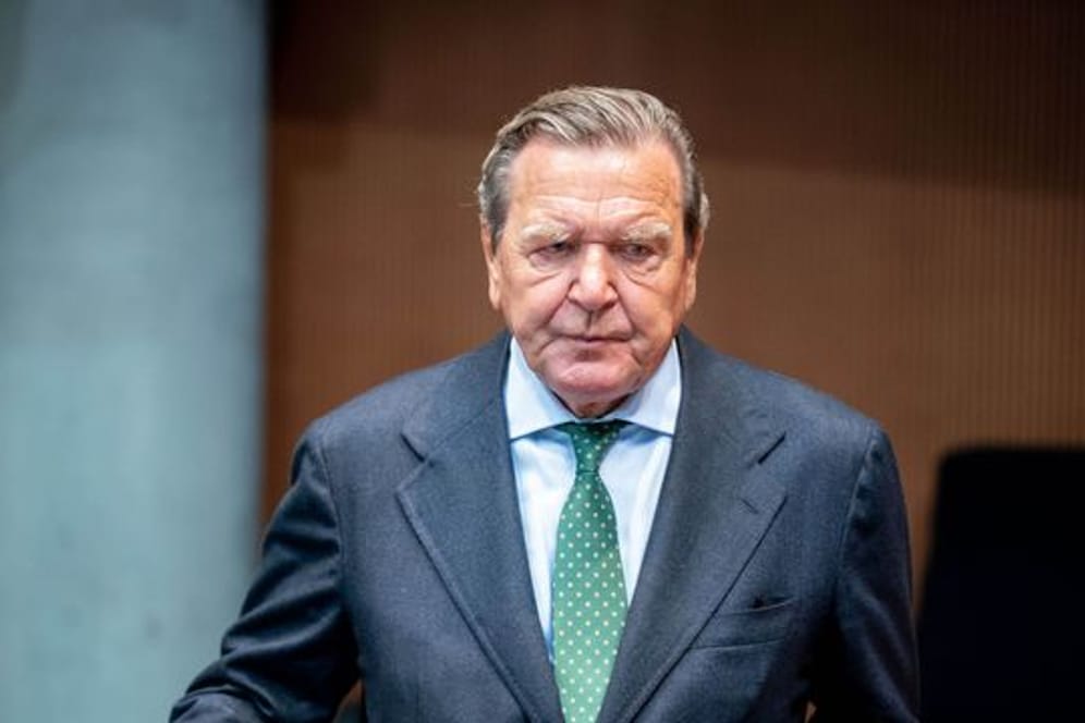 Der ehemalige Bundeskanzler Gerhard Schröder (SPD) steht wegen seiner Tätigkeiten für russische Unternehmen in der Kritik.