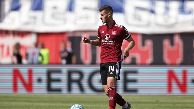 Tom Krauß machte in der abgelaufenen Saison als Leihspieler in Nürnberg auf sich aufmerksam. Tom Krauß machte in der abgelaufenen Saison als Leihspieler in Nürnberg auf sich aufmerksam.