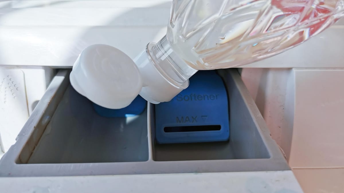 Waschmaschine mit Essig reinigen: Darum besser nicht!