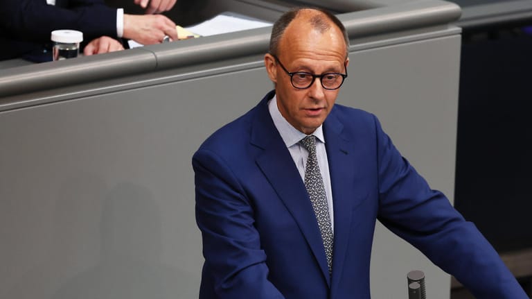 Friedrich Merz (CDU): Der Oppositionsführer wirft Kanzler Scholz vor, dass Deutschland "so gut wie nichts" in den letzten Wochen an die Ukraine geliefert habe.