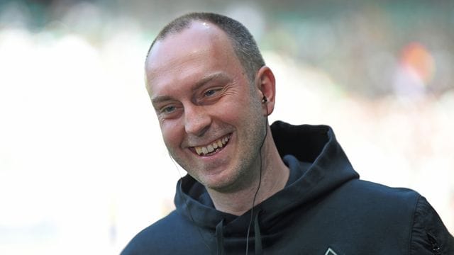 Ist weiter auf Spielersuche: Werder-Coach Ole Werner.