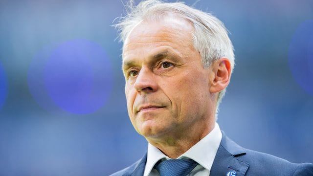 Der frühere Nationalspieler und Weltmeister von 1990: Olaf Thon. Der frühere Nationalspieler und Weltmeister von 1990: Olaf Thon.