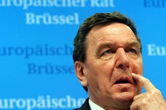 Der frühere Bundeskanzler Gerhard Schröder steht seit Beginn des russischen Angriffskrieges gegen die Ukraine wegen seiner Verbindungen zu russischen Unternehmen in der Kritik.