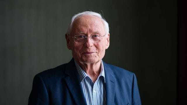 "Schon seit Langem befinden wir uns in einer Phase, in der Russland und China militärisch von den USA eingekreist werden", sagt Oskar Lafontaine in einem Interview.