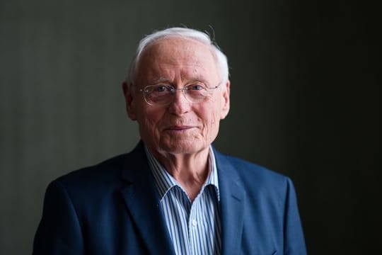 "Schon seit Langem befinden wir uns in einer Phase, in der Russland und China militärisch von den USA eingekreist werden", sagt Oskar Lafontaine in einem Interview.