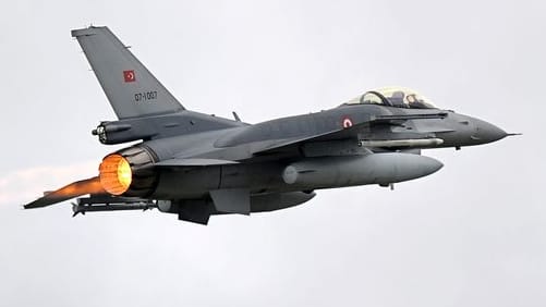 Eine F-16 der türkischen Luftwaffe (Archivbild): Die Ukraine wünscht sich ebenfalls moderne Kampfjets.