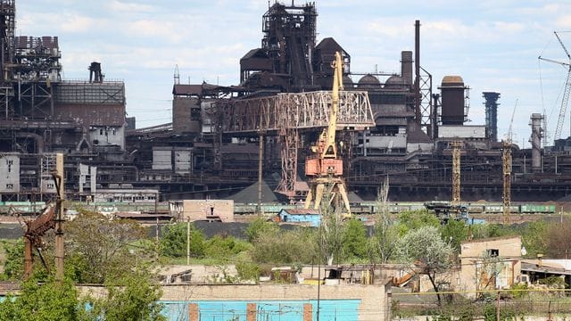 Zuletzt konzentrierten sich die russischen Angriffe in Mariupol auf das Stahlwerk Azovstal.