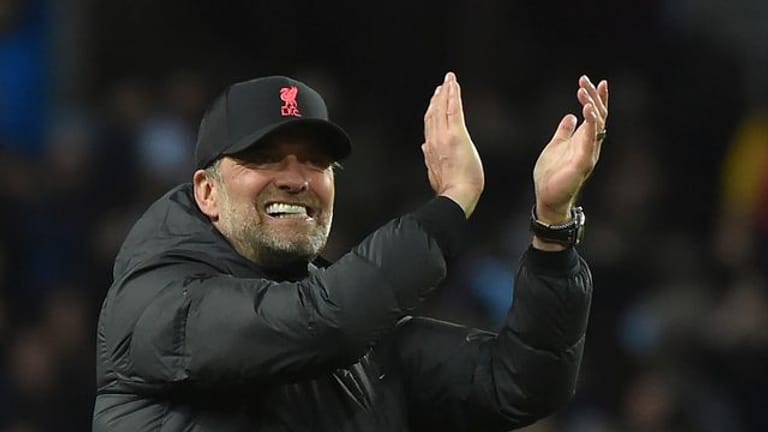 Liverpools Trainer Jürgen Klopp hofft im Fernduell um die Meisterschaft auf einen Fehler von Manchester City.