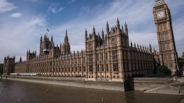 Eine britische Abgeordnete hat mit Nachdruck eine rasche Einigung auf die Renovierung des Parlaments in London angemahnt. Eine britische Abgeordnete hat mit Nachdruck eine rasche Einigung auf die Renovierung des Parlaments in London angemahnt.