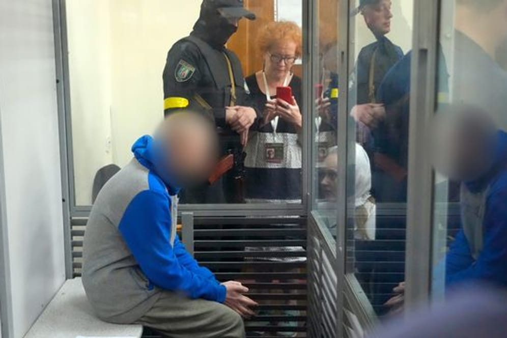 Der russische Soldat musste sich wegen der Tötung eines unbewaffneten Zivilisten vor Gericht verantworten.