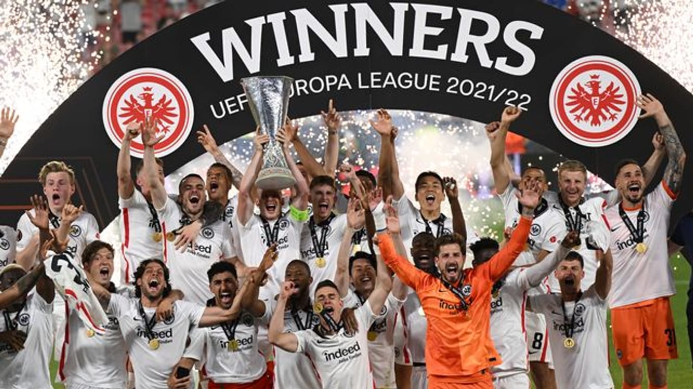 Vom Sieg in der Europa League profitiert Eintracht Frankfurt auch finanziell.