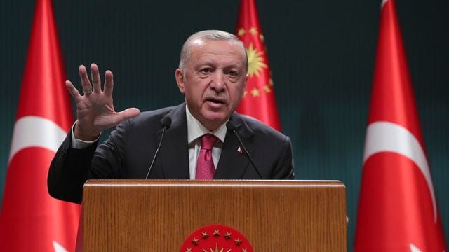 Recep Tayyip Erdogan, Präsident der Türkei, spricht nach einer Kabinettssitzung in Ankara.
