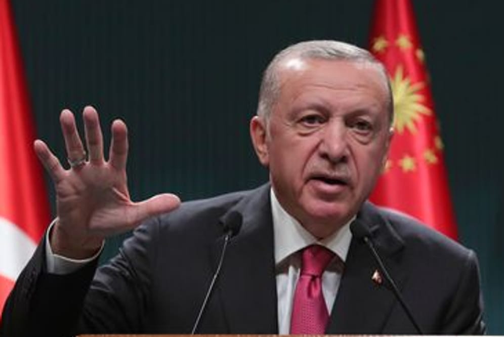 Recep Tayyip Erdogan, Präsident der Türkei, spricht nach einer Kabinettssitzung in Ankara.