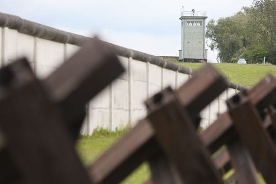 Blick auf das Denkmal an der ehemaligen innerdeutschen Grenze in Hötensleben.