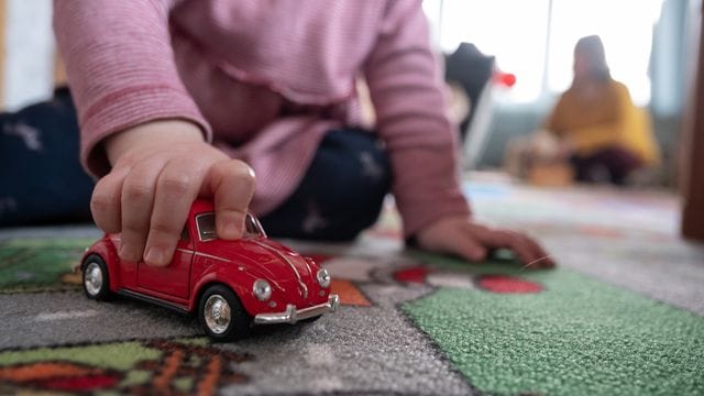 Die Corona-Pandemie hat das Spielen für Kinder stark verändert. Die Corona-Pandemie hat das Spielen für Kinder stark verändert.