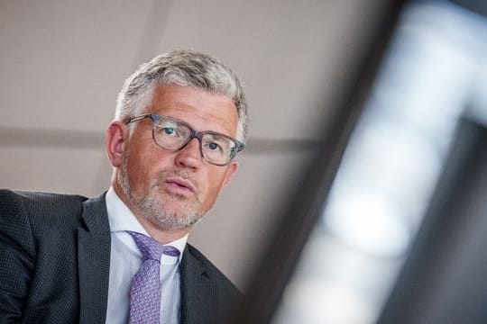 Andrij Melnyk, Botschafter der Ukraine in Deutschland, übt erneut scharfe Kritik an Kanzler Olaf Scholz.
