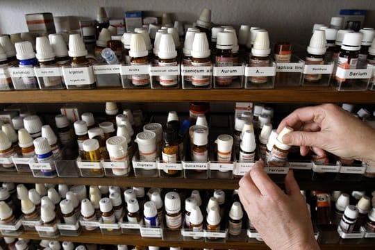Homöopathische Arzneimittel sollen den Körper dazu bringen, sich selbst zu heilen.