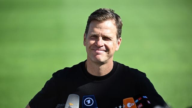 DFB-Direktor Oliver Bierhoff ist zufrieden mit dem Trainingslager. DFB-Direktor Oliver Bierhoff ist zufrieden mit dem Trainingslager.