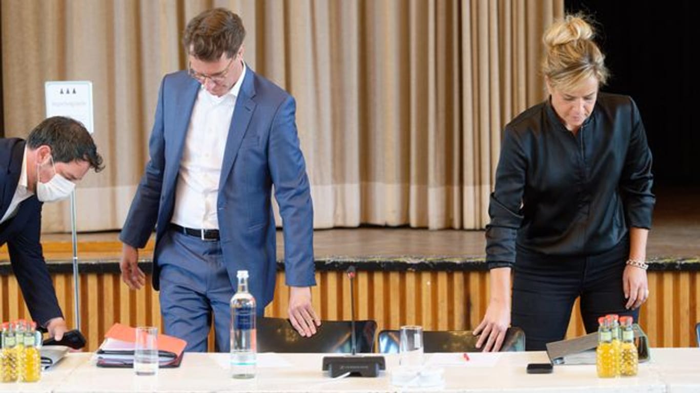 Wollen miteinander regieren: Ministerpräsident Hendrik Wüst (CDU) und Mona Neubaur, Vorsitzende der Grünen in Nordrhein-Westfalen.