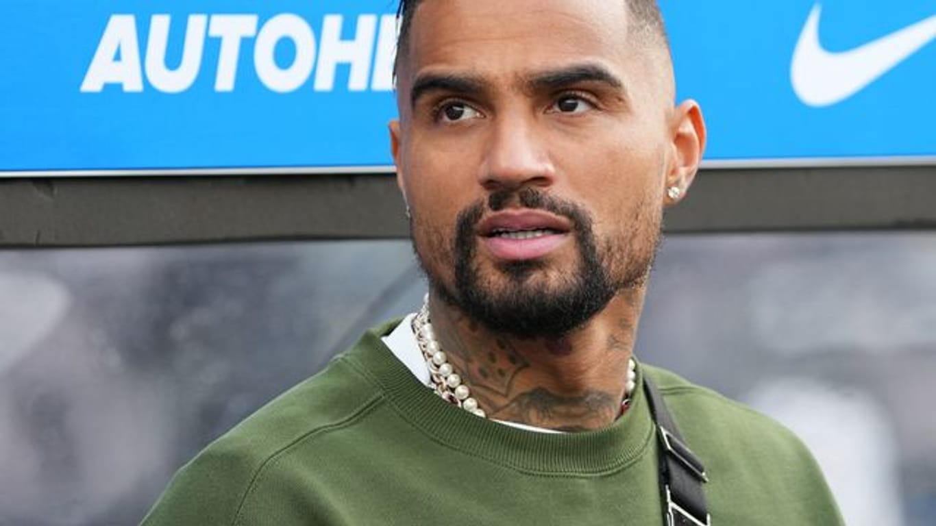 Hertha-Profi Kevin-Prince Boateng fordert im Umgang mit Geschäftsführer Bobic mehr Geduld.