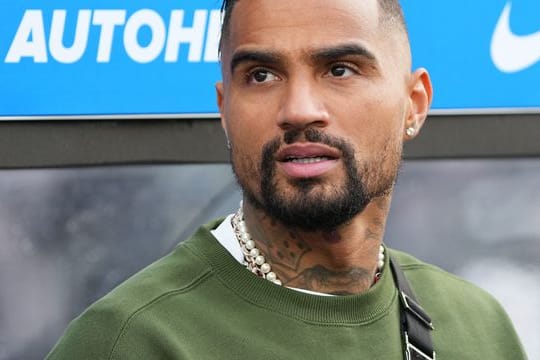 Hertha-Profi Kevin-Prince Boateng fordert im Umgang mit Geschäftsführer Bobic mehr Geduld.