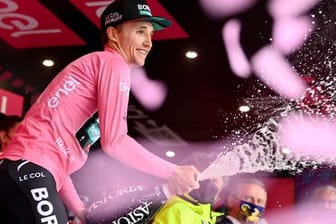 Jai Hindley hat die Führung in der Giro-Gesamtwertung übernommen.