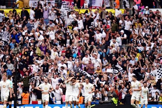 Port Vale ist in die dritte englische Liga aufgestiegen.
