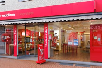 Ein Vodafone-Laden in Lünen, Nordrhein-Westfalen (Symbolbild): Vodafone will bis 2024 sieben Prozent der Shops schließen.