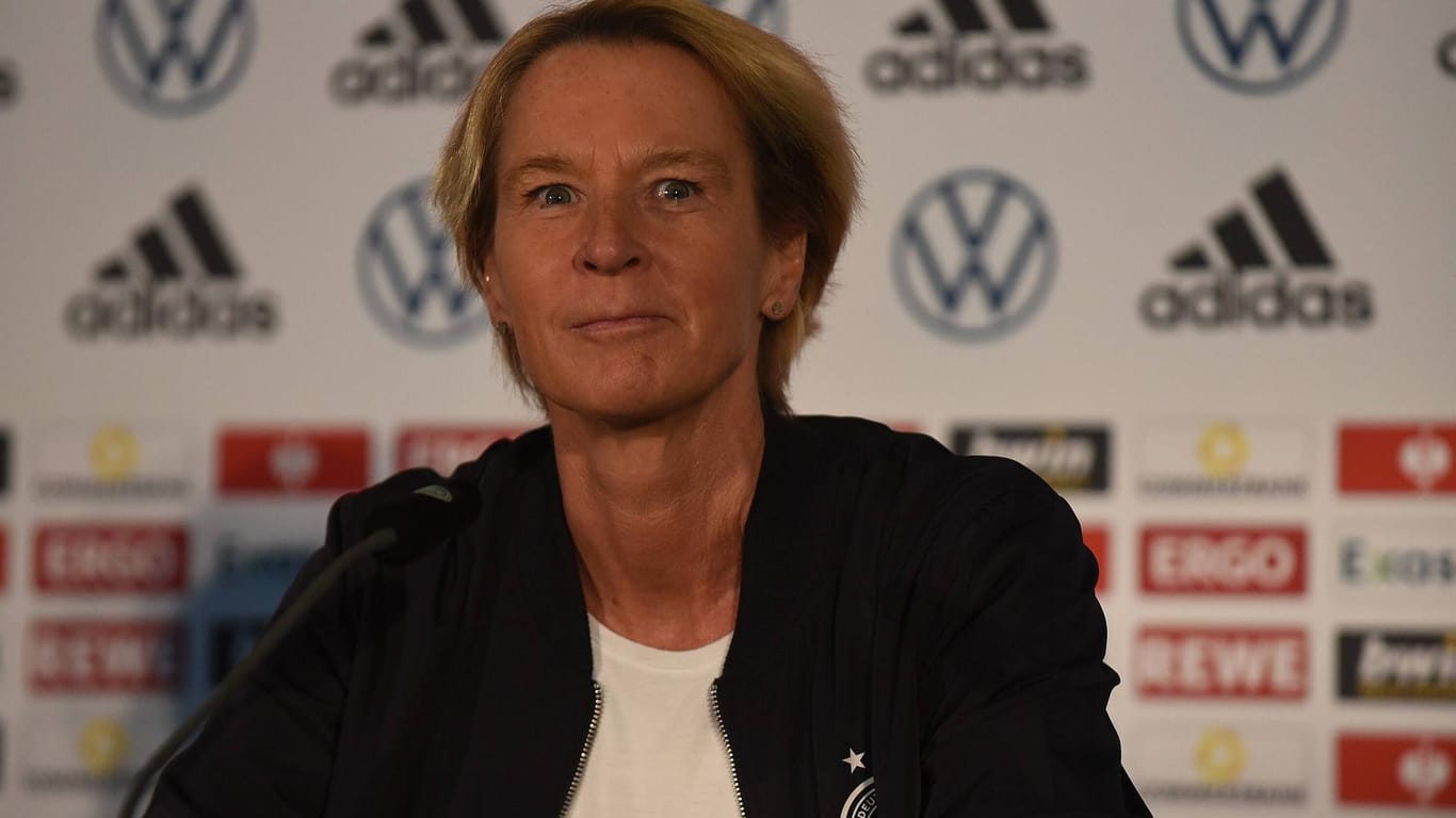 Martina Voss-Tecklenburg: Die Bundestrainerin peilt mit ihrer Mannschaft bei der EM in England den Titel an.