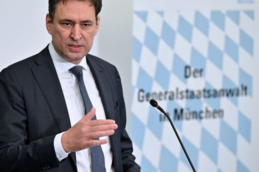 Bayerns Justizminister Georg Eisenreich (CSU) während einer Pressekonferenz in München.