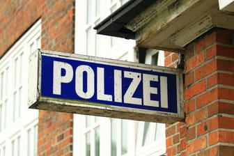 Polizeidienststelle in Hamburg (Symbolbild): Der Gesuchte stellte sich am Dienstag.