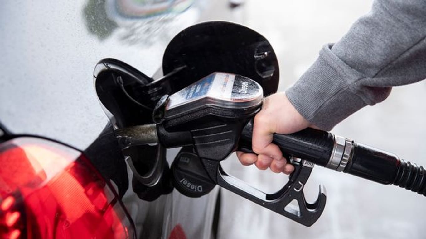 Ein Liter Diesel kostete am Donnerstag 2,012 Euro.