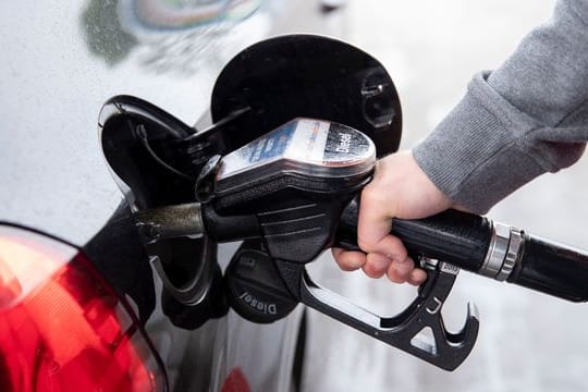 Ein Liter Diesel kostete am Donnerstag 2,012 Euro.