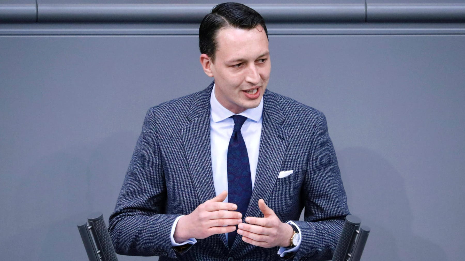 Matthias Helferich Freifahrtschein für das "freundliche Gesicht des NS"