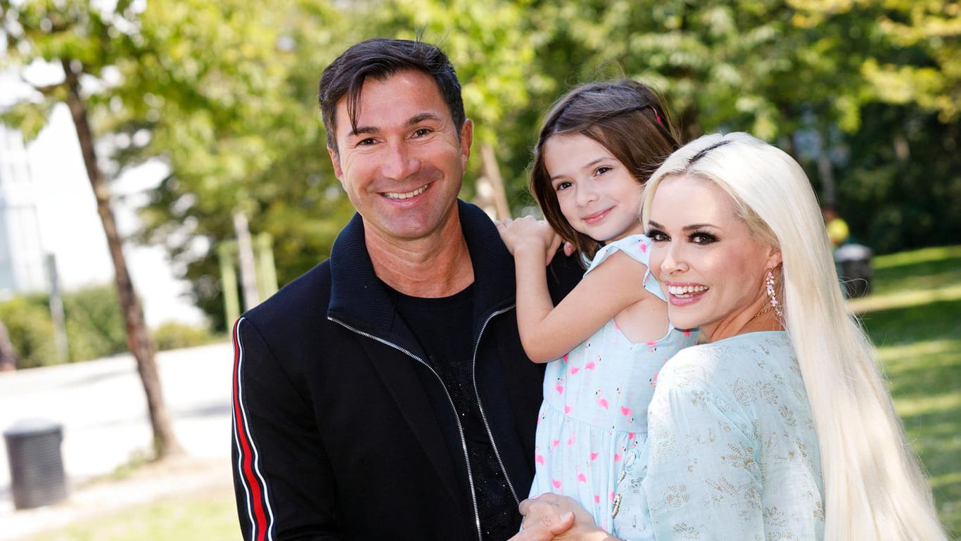 Daniela Katzenberger mit Ehemann Lucas Cordalis und Tochter Sophia: Zusammen sind sie bald im TV zu sehen.