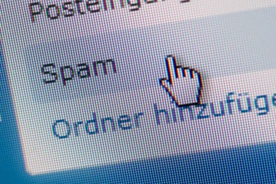 Unerwünschte Post: Wer ein kostenloses Mail-Postfach hat, muss vom Anbieter ausdrücklich auf Werbenachrichten hingewiesen werden.